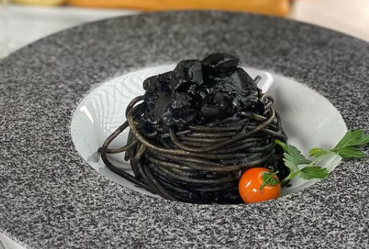Spaghettoni al nero di seppia