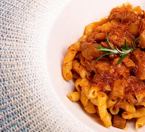 Busiate al ragù di maialino nero dei Nebrodi 